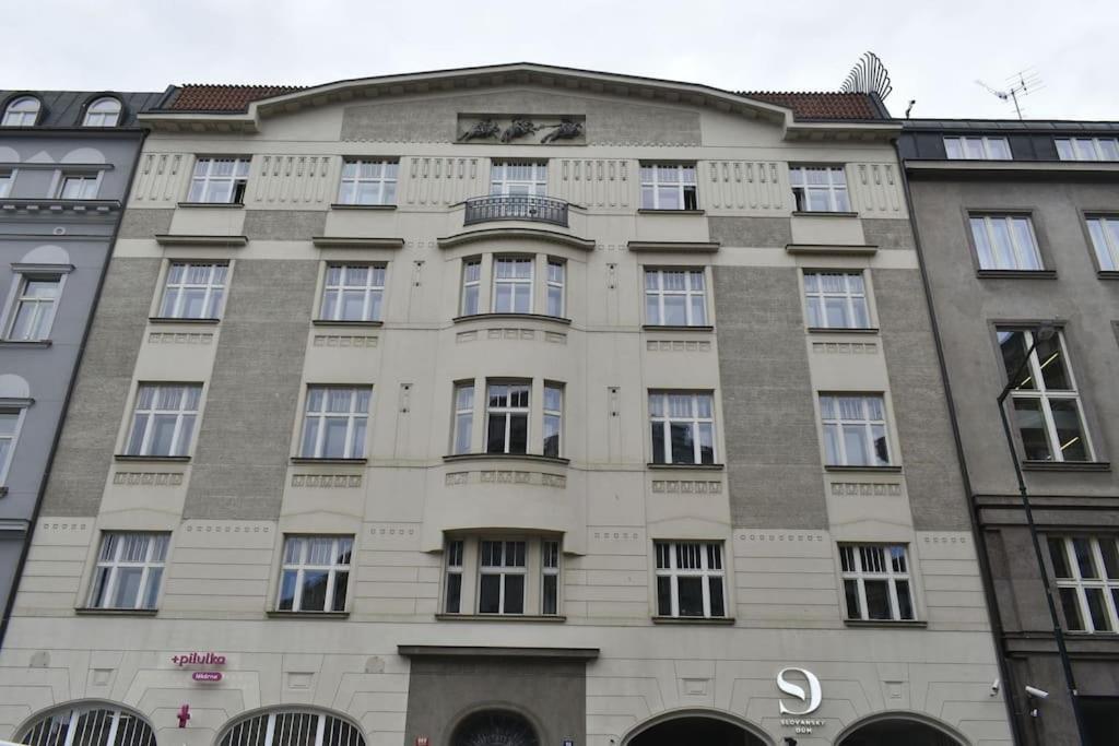 Spacious Elegance - A Gem Lejlighed Prag